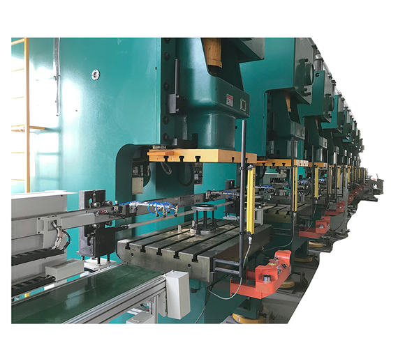 多臺沖床連桿式機(jī)械手（9臺沖床連線）