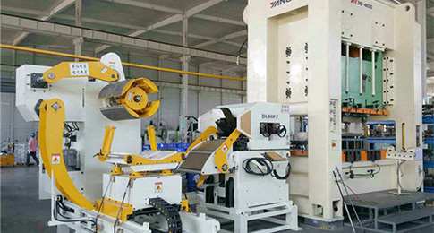 購(gòu)買沖床送料機(jī)需要注意什么？