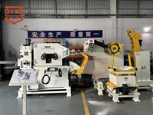 沖壓三合一送料機(jī)在沖壓自動化中如何起到節(jié)省人工提高生產(chǎn)效率的？