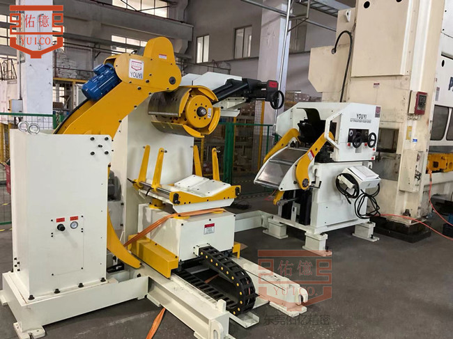 三合一自動(dòng)送料機(jī)從裝料到開卷整平送料操作使用方法講解